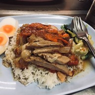 หมูแดงแสงทอง (สุทธิสาร) สนามบินน้ำ