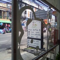 หน้าร้าน Floor Coffee 2 วชิรา
