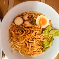 หมูแดงแสงทอง (สุทธิสาร) สนามบินน้ำ