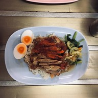 หมูแดงแสงทอง (สุทธิสาร) สนามบินน้ำ