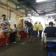 ก๋วยเตี๋ยวเกี๊ยวฟรี ท่าพระจันทร์