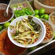 เจ๊แดงยำมะม่วงพระราม 8