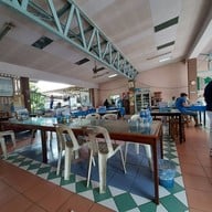 บรรยากาศ ร้านข้าวแกงพี่แดง