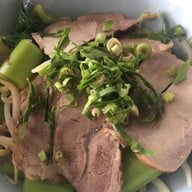 ร้านก๋วยเตี๋ยวหมูเลียงเจ๊แก หนองบัว จันทบุรี