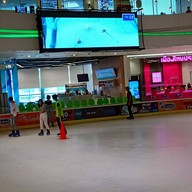 บรรยากาศ ลานสเก็ต ฟิวส์เจอร์