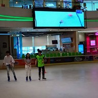 บรรยากาศ ลานสเก็ต ฟิวส์เจอร์