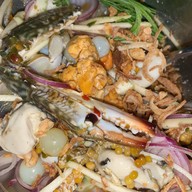 ยำปูม้าป้าอินดี้ พระโขนง