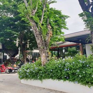 Stay With Hug Poshtel And Activities