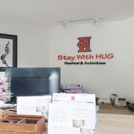 Stay With Hug Poshtel And Activities