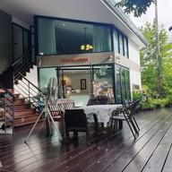 Stay With Hug Poshtel And Activities