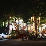 Stay With Hug Poshtel And Activities