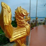 พระธาตุอินทร์แขวนจำลอง