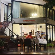 Stay With Hug Poshtel And Activities