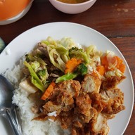 ข้าวแกงบ้านนอก รัชดา-รามอินทรา(ช่วงถนนรามอินทรา64-66)