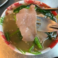 เมนูของร้าน ราดหน้าราโด สาขาใหม่ (โกอ้วน) หาดใหญ่