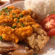 เมนูของร้าน Saucey Chicken and Beer Bomb