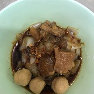 ร้านก๋วยเตี๋ยวเรืออยุธยาอ๊อดเจ้าเก่า สาขา1 เคหะร่มเกล้า