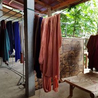 ศูนย์ผ้าหมักโคลน บ้านนาต้นจั่น