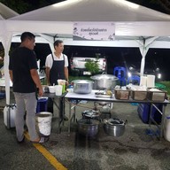 ก๋วยเตี๋ยวไก่ข้ามฟาก อาจณรงค์ไนท์บาซาร์