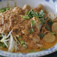 ร้านคุณย่า (ข้าวซอยไก่ ก๋วยเตี๋ยวหมู ก๋วยเตี๋ยวน้ำเงี้ยว อาหารตามสั่ง)