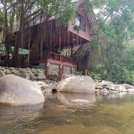 บ้านสวนริมน้ำ โฮมสเตย์