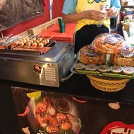 แซ่บเลียศอก กุ้งเผาหัวมันแก้ว (ใช้กุ้งเป็น) ตลาดอินดี้ปิ่นเกล้า ซอย3