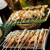 แซ่บเลียศอก กุ้งเผาหัวมันแก้ว (ใช้กุ้งเป็น) ตลาดอินดี้ปิ่นเกล้า ซอย3