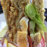 ฟาร์มเฮ้าส์ อารีย์