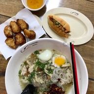 เมนูของร้าน ข้าวเปียกเส้นกองบิน ข้าวเปียกเส้นกองบิน