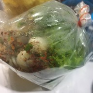 ต้มเลือดหมูแปะฮวด เกี๊ยวกุ้งยักษ์ ก๋วยเตี๋ยวต้มยำโบราณ