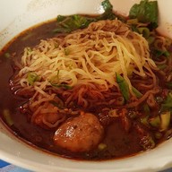 ก๋วยเตี๋ยวเรือรสซิ่ง ใต้ทางด่วน