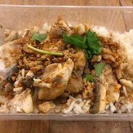 เจ้าจุก ข้าวหมูทอด(ข้าวห่อ 35 บาท) เตาปูน