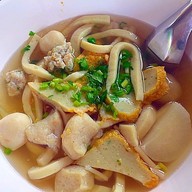 เมนูของร้าน ก๋วยเตี๋ยวปลาป้าแจ๋ว