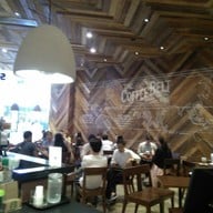 บรรยากาศ Starbucks Central Embassy