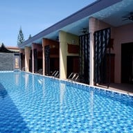 Baan Noppadol HuaHin Loft Resort