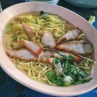 เมนูของร้าน บะหมี่เกี๊ยวปู หมูแดง  ถ.มิตรภาพ