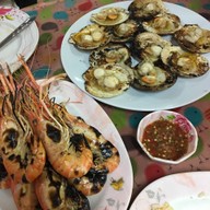 น้องนิ้งซีฟู้ด