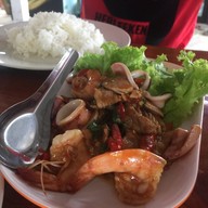 ย่าโม ก๋วยเตี๋ยวต้มยำปลาสด เดิมบางนางบวช