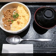 เมนูของร้าน Ringer Hut BTS Phromphong