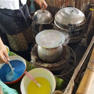 ขนมไทยคุณยายคุณย่า ตลาดอมยิ้ม