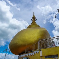 พระธาตุอินทร์แขวนจำลอง