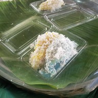 ขนมไทยคุณยายคุณย่า ตลาดอมยิ้ม