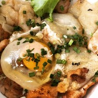 เมนูของร้าน ก๋วยเตี๋ยวคั่วไก่แอน ห้าแยกพลับพลาไชย อัมรินทร์พลาซ่า