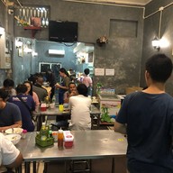 บรรยากาศ ก๋วยเตี๋ยวคั่วไก่แอน ห้าแยกพลับพลาไชย อัมรินทร์พลาซ่า