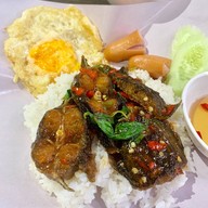 เมนูของร้าน ตั๊กกะเพรายักษ์ Top สิงห์บุรี