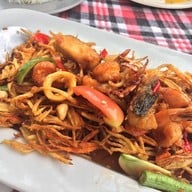 เรือนไม้ ชายน้ำ