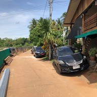 เฮือนข้าวพันผักริมคลอง