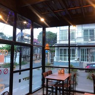 บรรยากาศ Siri Cafe' สเต็ก กาแฟ ขนม พิบูลมังสาหาร