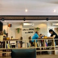 บรรยากาศ HUG A MUG Cafe Kalasin