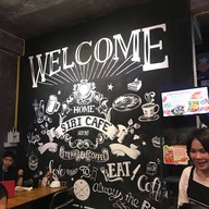 บรรยากาศ Siri Cafe' สเต็ก กาแฟ ขนม พิบูลมังสาหาร